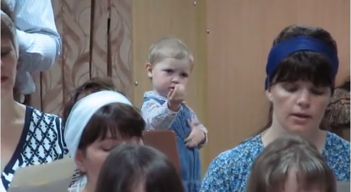 Bébé et déjà Maestro, en avant la musique !