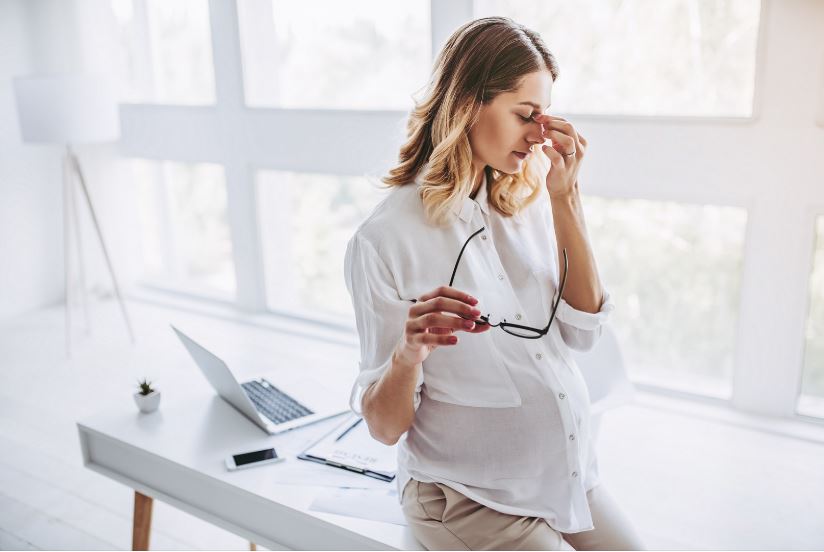 Canicule, grossesse et travail : quelles sont les règles à connaître ?