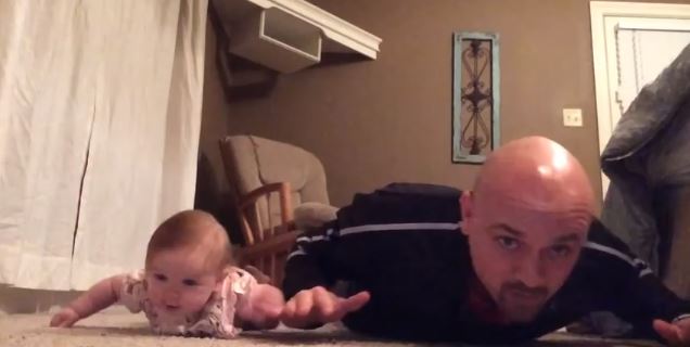 On suit ce bébé pour un entraînement énergique !