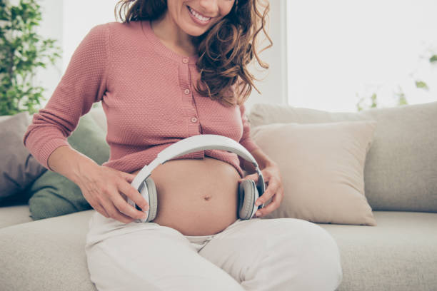 7 façons de stimuler bébé dans son ventre