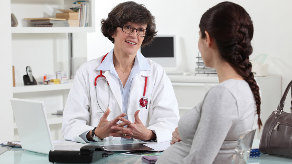 Des pertes de sang enceinte ? Les explications d’un gynécologue obstétricien