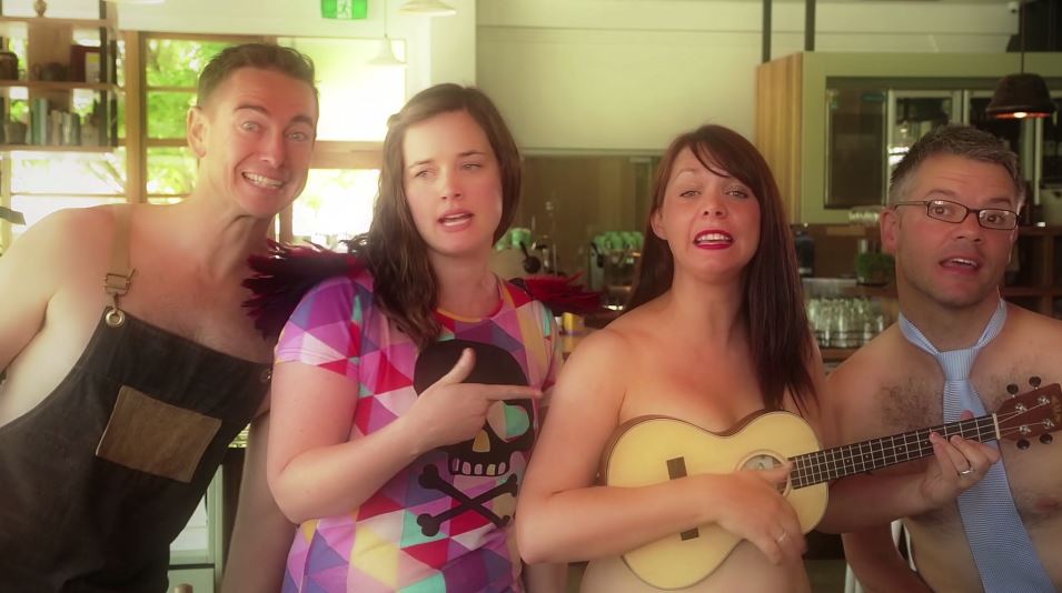 L’allaitement en public chanté avec humour