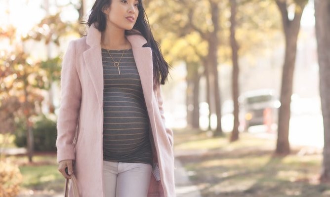 Enceinte : je zappe et je garde quoi dans mon dressing ?