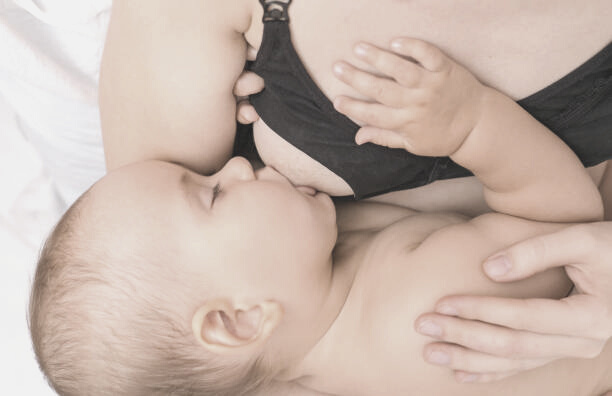 Prise de tête pour choisir votre premier soutien-gorge d’allaitement ?