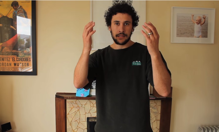 Pourquoi les mains des papas ne sont pas faites pour habiller les bébés ?