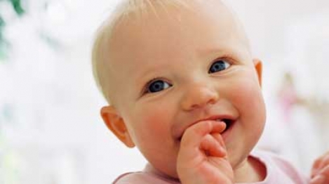 Alimentation de bébé : les 9 mythes à enterrer