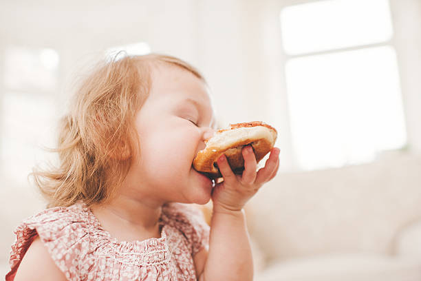 Alimentation de bébé : comment bien doser le sel, le sucre et les graisses ?