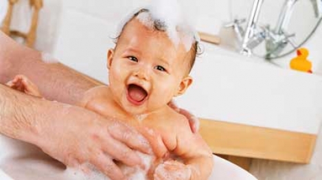 L’heure du bain de bébé