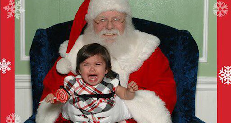 Vidéo : on adore ce florilège hilarant des premières rencontres entre bébé et le Père Noël !