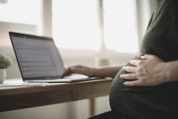Grossesse : quels sont mes droits au travail ?