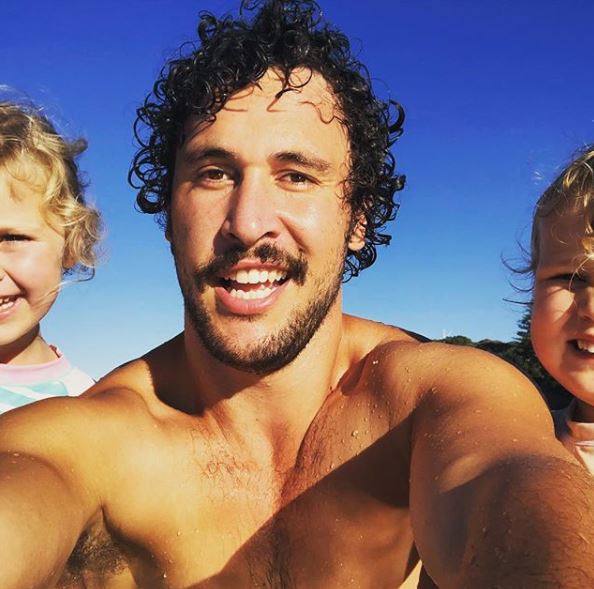 Les meilleures astuces pour endormir bébé ? Ce papa nous les révèle toutes !