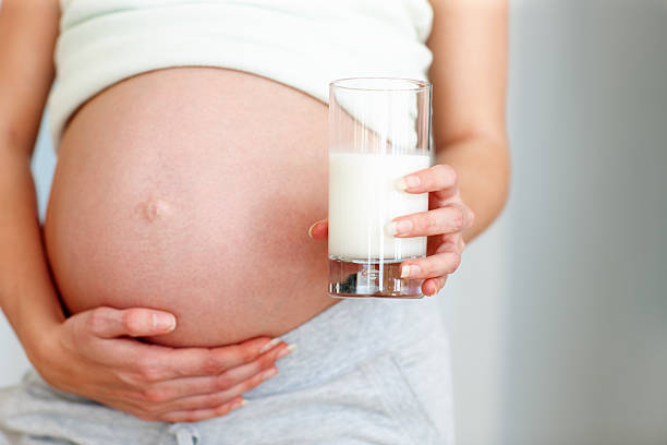 Boire du lait enceinte, oui mais lequel ai-je le droit de consommer ?